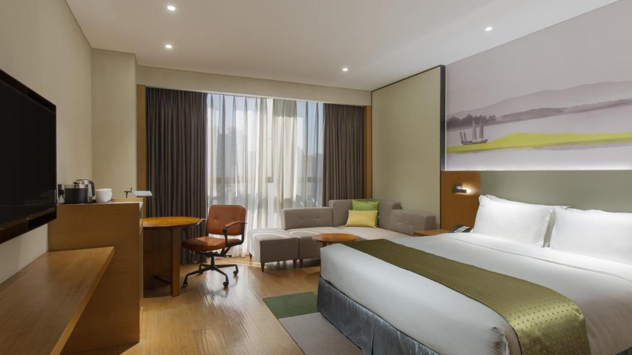 Holiday Inn & Suites Tianjin Downtown By Ihg,Tianjin Drum Tower,Joycity Shopping Mall,Tianjin Ancient Cultural Street,Haihe River,The Porcelain House,Convenient Access To Tianjin Binhai International Airport מראה חיצוני תמונה
