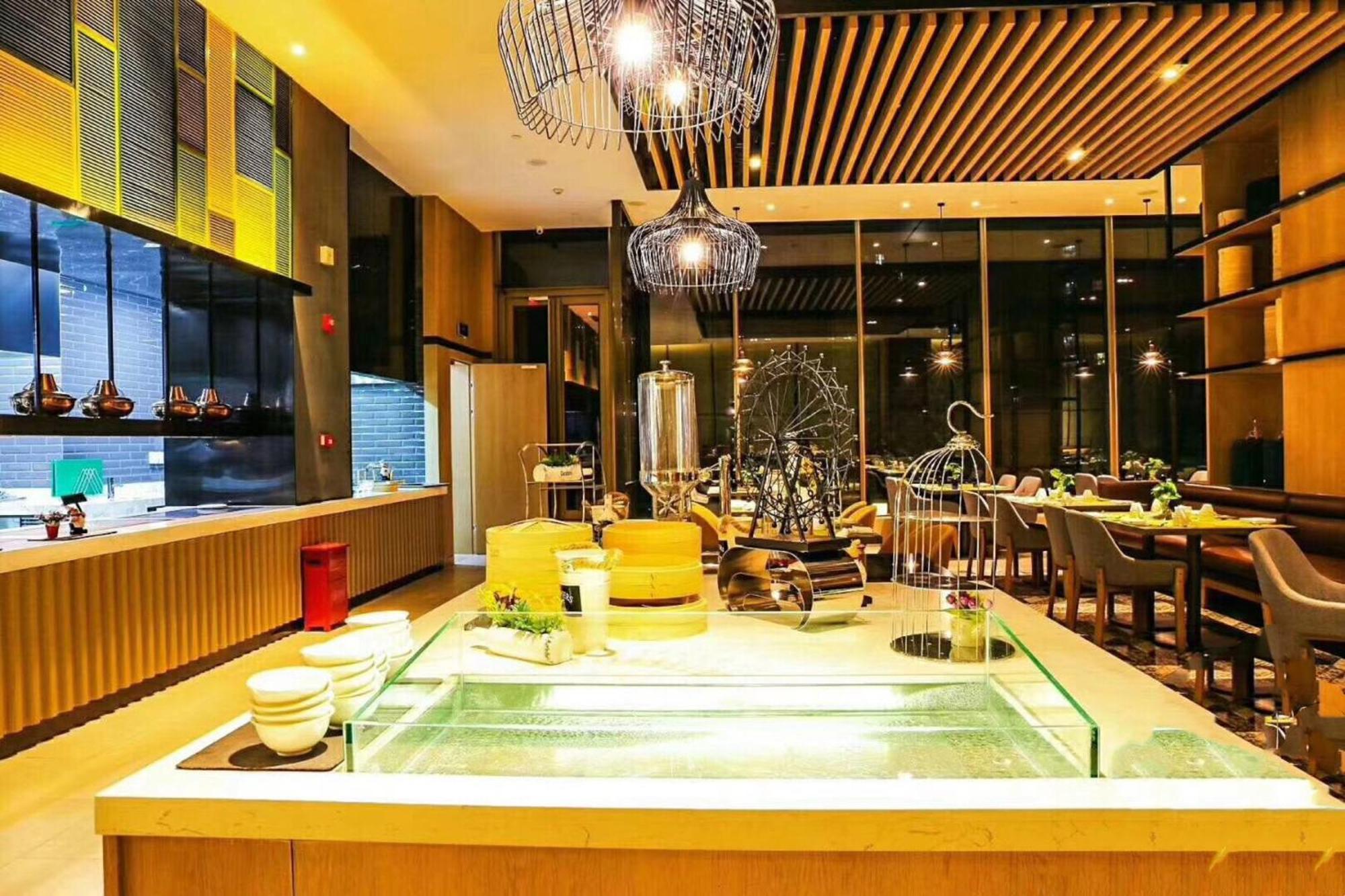 Holiday Inn & Suites Tianjin Downtown By Ihg,Tianjin Drum Tower,Joycity Shopping Mall,Tianjin Ancient Cultural Street,Haihe River,The Porcelain House,Convenient Access To Tianjin Binhai International Airport מראה חיצוני תמונה