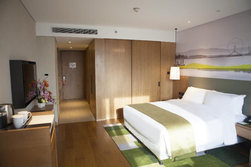 Holiday Inn & Suites Tianjin Downtown By Ihg,Tianjin Drum Tower,Joycity Shopping Mall,Tianjin Ancient Cultural Street,Haihe River,The Porcelain House,Convenient Access To Tianjin Binhai International Airport מראה חיצוני תמונה